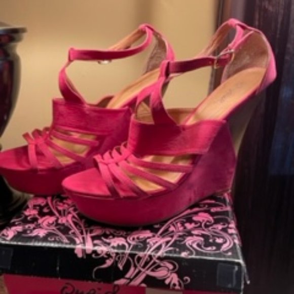 Qupid High Wedge, WM 10, Great Condition, Pink - Picture 3 of 8